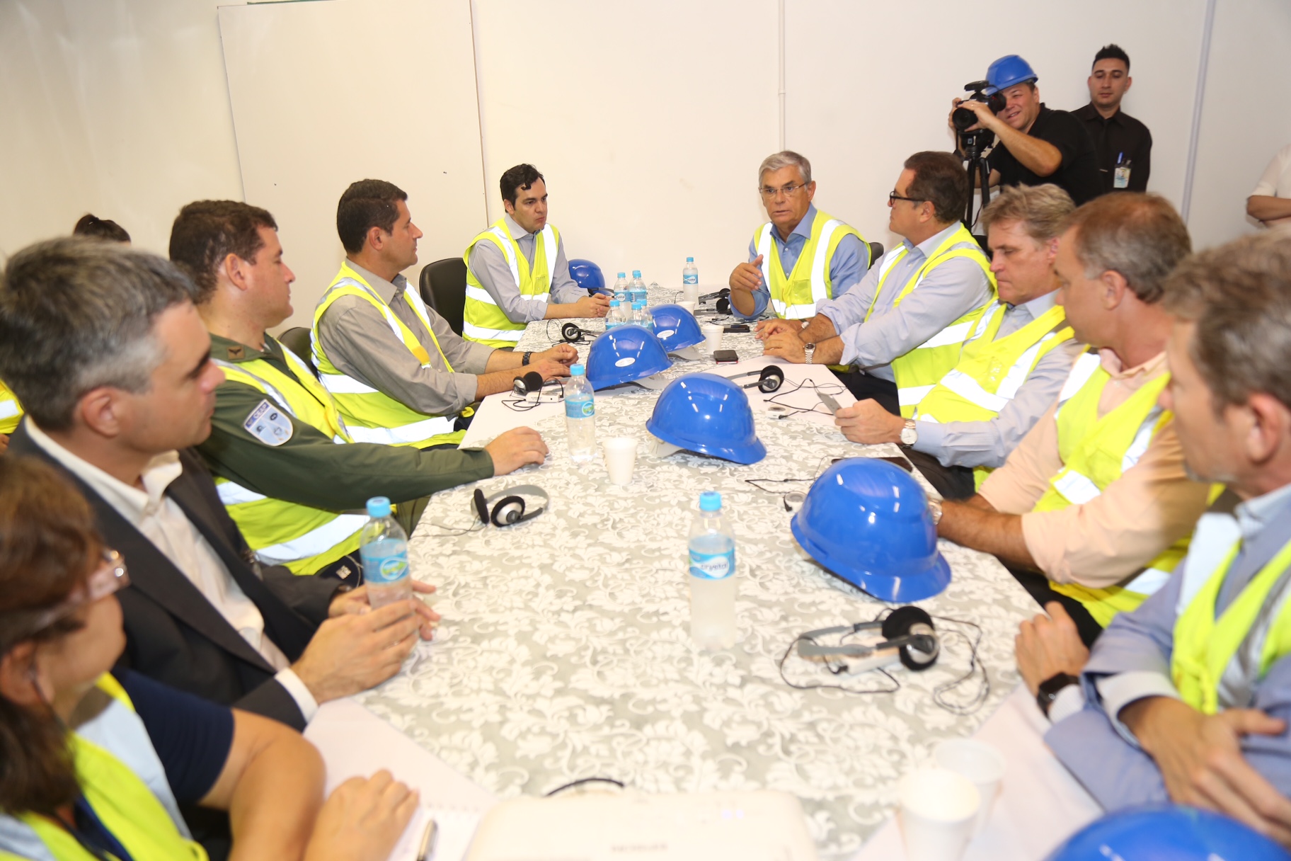 florianopolis governador acompanha obras no novo terminal do aeroporto hercilio luz 20180427 1248336033