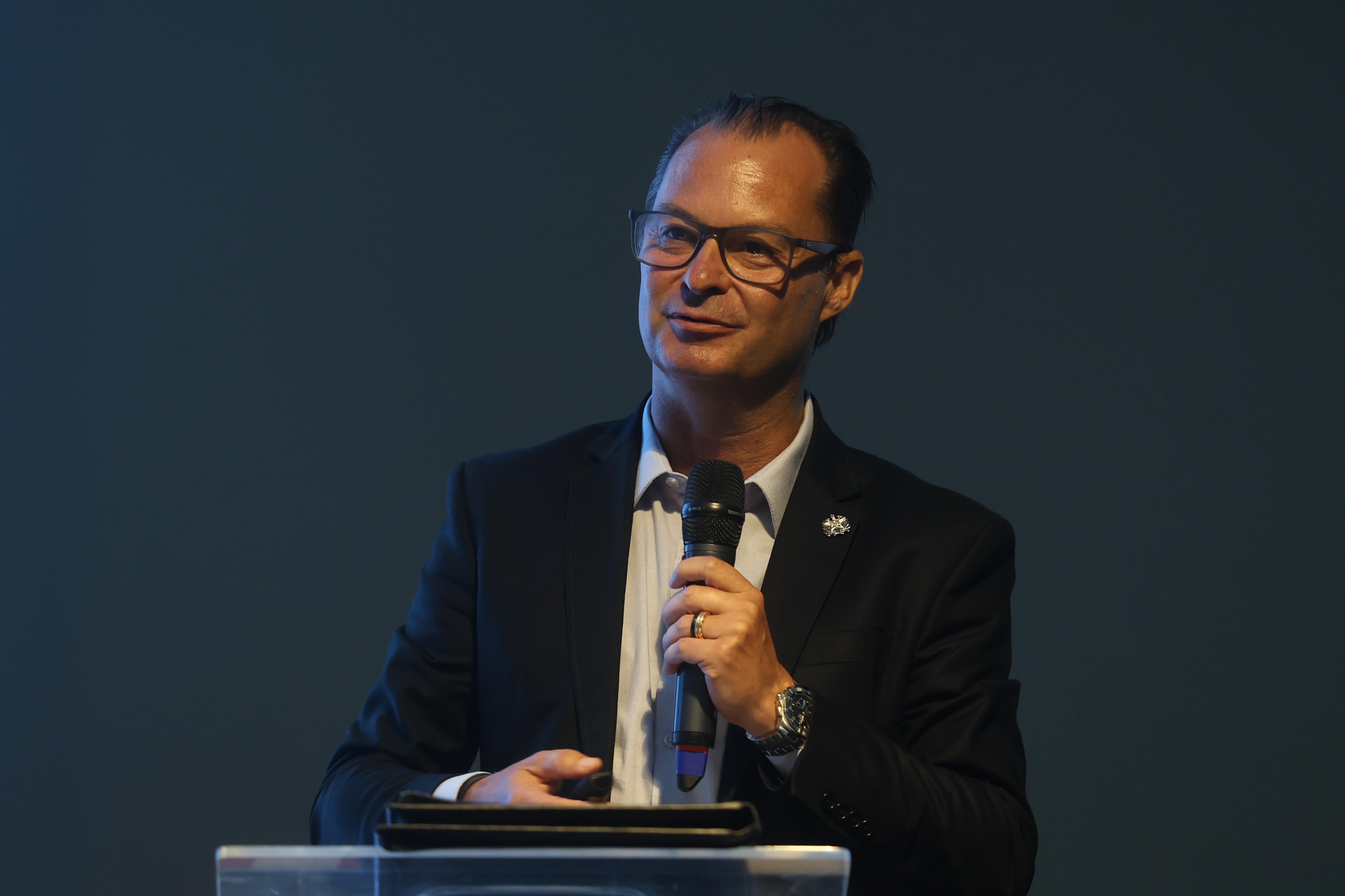 Secretário do Turismo, Evandro Neiva, durante apresentação na reunião dos três primeiros de Governo